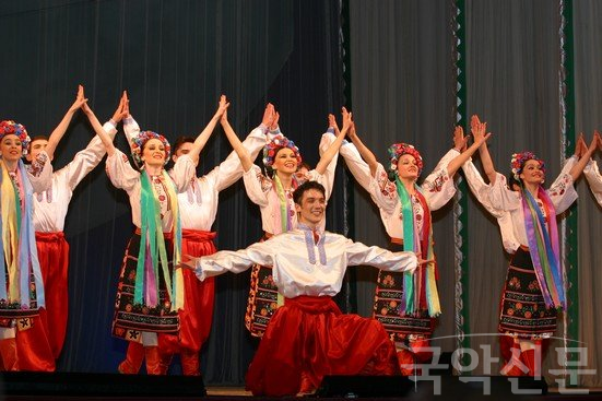 가스카로프 민속무용단(State Academic Folk Dance Ensemble Faizi Gaskarov).png
