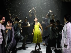 경성 모던걸들의 춤판 '모던정동'…"자유 갈망하는 모습 담아"